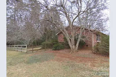 7636 Michael Drive, Charlotte, NC 28215 - Photo 2