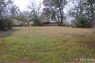 7636 Michael Dr, Charlotte, NC 28215 - Photo 6