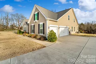 4211 Maggie Springs Way, Clover, SC 29710 - Photo 2