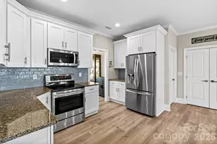 265 Lakefront Dr, Salisbury, NC 28146 - Photo 16