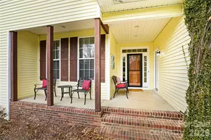 3481 Seminole Dr, Maiden, NC 28650 - Photo 2