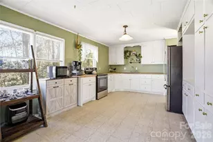 7775 Marlette Ln, Sherrills Ford, NC 28673 - Photo 10