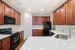 284 Garnet Ct, Fort Mill, SC 29708 - Photo 6