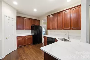 284 Garnet Ct, Fort Mill, SC 29708 - Photo 8