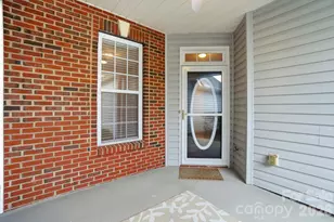 284 Garnet Ct, Fort Mill, SC 29708 - Photo 2