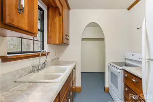 752 Burnside Trail, Hendersonville, NC 28792 - Photo 8