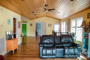 1086 Carters Ridge Rd, Spruce Pine, NC 28777 - Photo 10