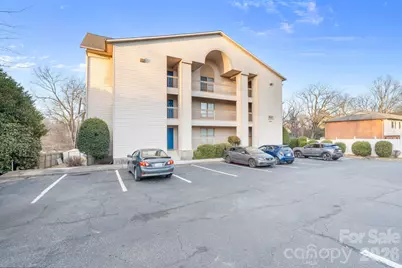 241 16th Avenue NE, Hickory, NC 28601 - Photo 2