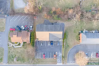 241 16th Avenue NE, Hickory, NC 28601 - Photo 6