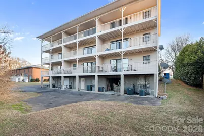 241 16th Avenue NE, Hickory, NC 28601 - Photo 8