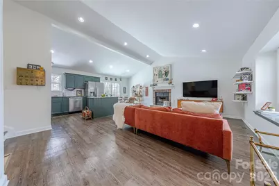 6332 Round Hill Road, Charlotte, NC 28211 - Photo 2