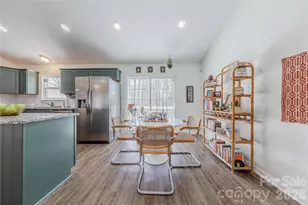 6332 Round Hill Rd, Charlotte, NC 28211 - Photo 6