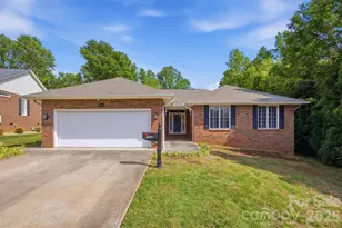 100 Crosscreek Dr, Morganton, NC 28655 - Photo 2