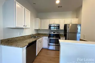 7809 Lennoxshire Ln, Charlotte, NC 28210 - Photo 6