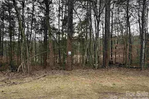 352 Broken Arrow Dr, Statesville, NC 28677 - Photo 1