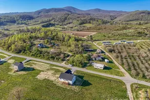 459 Waters Rd, Hendersonville, NC 28792 - Photo 6