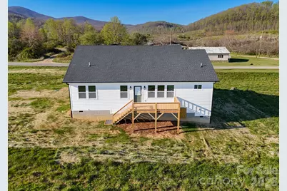 459 Waters Road, Hendersonville, NC 28792 - Photo 4