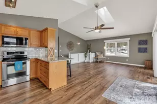 254 N Shoreline Dr, New London, NC 28127 - Photo 10