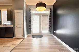 914 Hawthorne Bridge Ct, Charlotte, NC 28204 - Photo 4