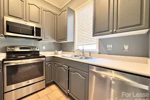 914 Hawthorne Bridge Ct, Charlotte, NC 28204 - Photo 6