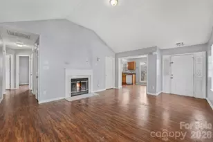 1709 Jeffrey Bryan Dr, Charlotte, NC 28213 - Photo 4