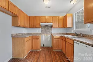 1709 Jeffrey Bryan Dr, Charlotte, NC 28213 - Photo 6