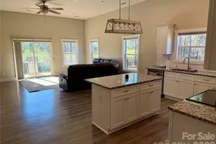 1473 Pleasant School Rd, Gaffney, SC 29341 - Photo 2