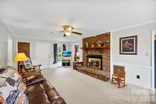 2600 Castlewood Dr, Gastonia, NC 28056 - Photo 4