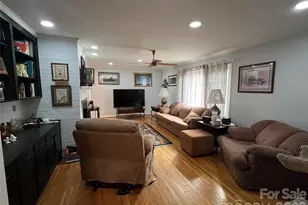 4635 Cloverdale Ave, Charlotte, NC 28212 - Photo 12