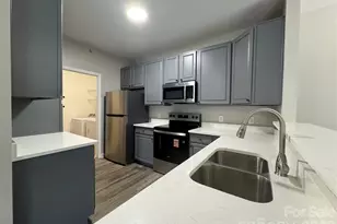 10676 Hill Point Ct, Charlotte, NC 28262 - Photo 4