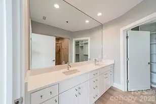 333 W Trade St, Charlotte, NC 28202 - Photo 14