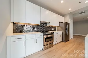 333 W Trade St, Charlotte, NC 28202 - Photo 6