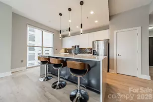 333 W Trade St, Charlotte, NC 28202 - Photo 2