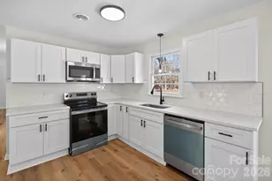 339 S Eastway Dr, Troutman, NC 28166 - Photo 6