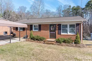 708 Noles Dr, Mount Holly, NC 28120 - Photo 2