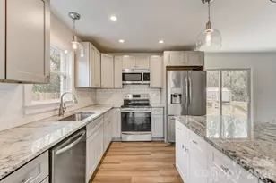 3000 Dunlavin Way, Charlotte, NC 28205 - Photo 10