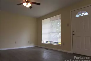 307 Garfield St, Statesville, NC 28677 - Photo 4