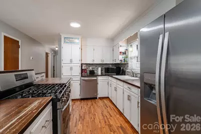 1966 13th Street NE, Hickory, NC 28601 - Photo 8