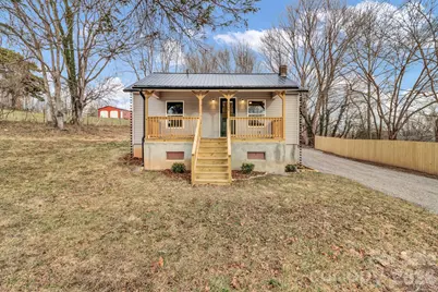 246 Marion Street, Marion, NC 28752 - Photo 1