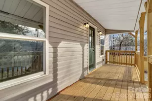 246 Marion St, Marion, NC 28752 - Photo 14