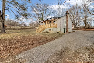 246 Marion Street, Marion, NC 28752 - Photo 6