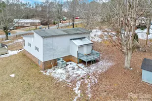 229 Riverhills Dr, Forest City, NC 28043 - Photo 2