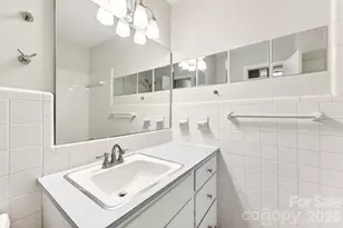 1334 Briar Creek Rd, Charlotte, NC 28205 - Photo 16