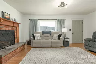 110 Shelton St, Waynesville, NC 28786 - Photo 8