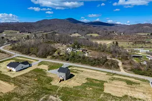 497 Waters Rd, Hendersonville, NC 28792 - Photo 6