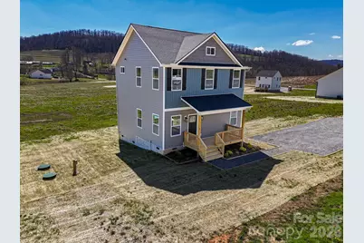 497 Waters Road, Hendersonville, NC 28792 - Photo 2