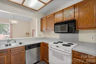 2834 Iron Gate Ln, Charlotte, NC 28212 - Photo 10