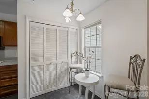 2834 Iron Gate Ln, Charlotte, NC 28212 - Photo 12