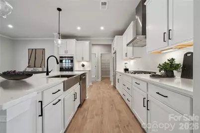 111 Coronado Avenue, Matthews, NC 28104 - Photo 6