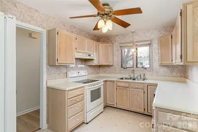 228 Dartcrest Drive, Hendersonville, NC 28792 - Photo 14